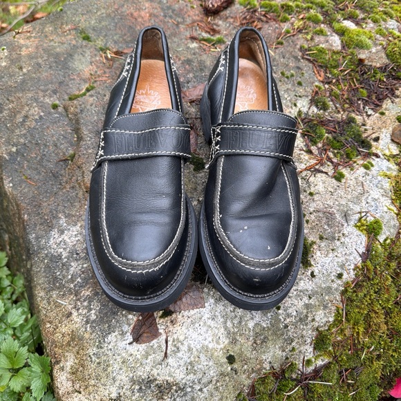 Vintage Fluevog Black Loafers w/Stitching Details 10 1/2